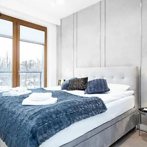 Szamocka By Renters Prestige , Warszawa Polska